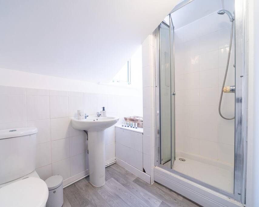 Mumbles View - Free Parking Apartment Oystermouth ภายนอก รูปภาพ