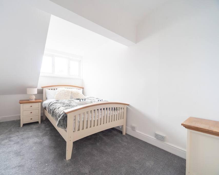 Mumbles View - Free Parking Apartment Oystermouth ภายนอก รูปภาพ